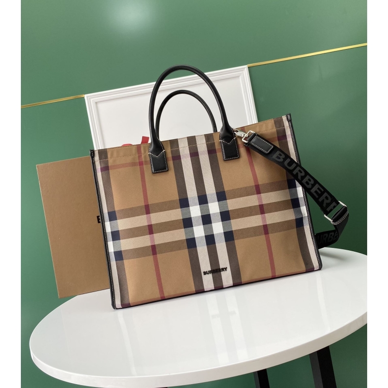B**rry shopping bags